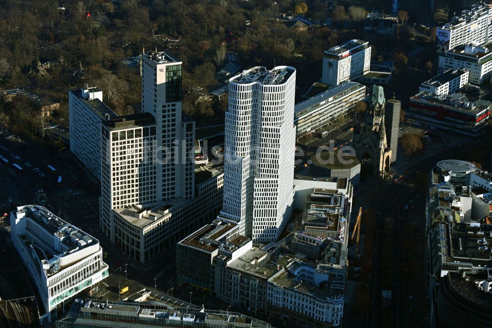 Berlin von oben - Hochhaus- Gebäude der Hotelanlage Hotel Motel One Berlin-Upper West in Berlin, Deutschland