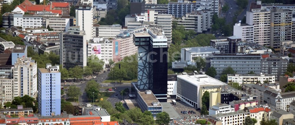 Luftbild Berlin - Hochhaus- Gebäude der Hotelanlage Hotel Riu Plaza Berlin an der Martin-Luther-Straße in Berlin