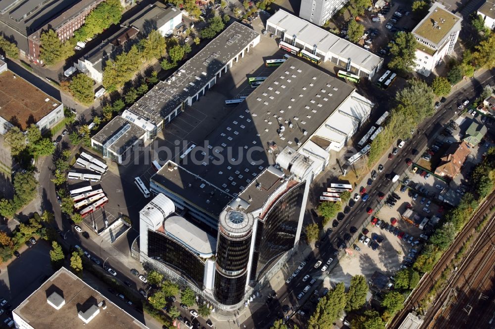 Berlin von oben - Hochhaus- Gebäude der Hotelanlage Novum Select Hotel Berlin Spiegelturm in Berlin