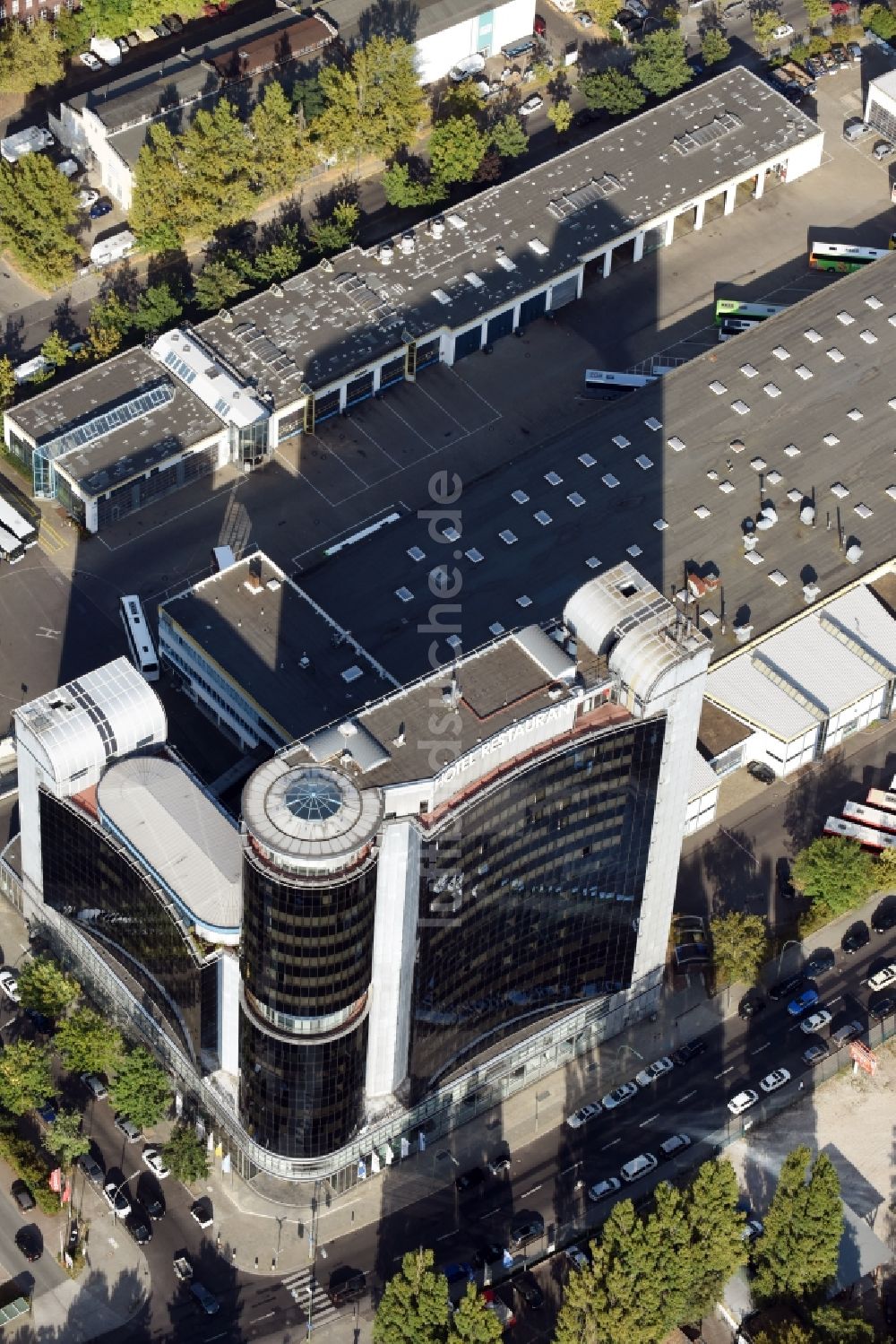 Luftbild Berlin - Hochhaus- Gebäude der Hotelanlage Novum Select Hotel Berlin Spiegelturm in Berlin