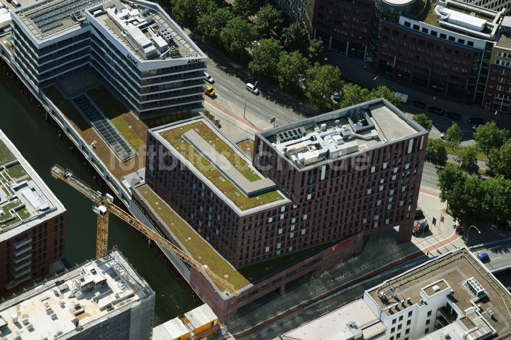 Hamburg aus der Vogelperspektive: Hochhaus- Gebäude der Hotelanlage RAMADA Hotel Hamburg City Center in Hamburg