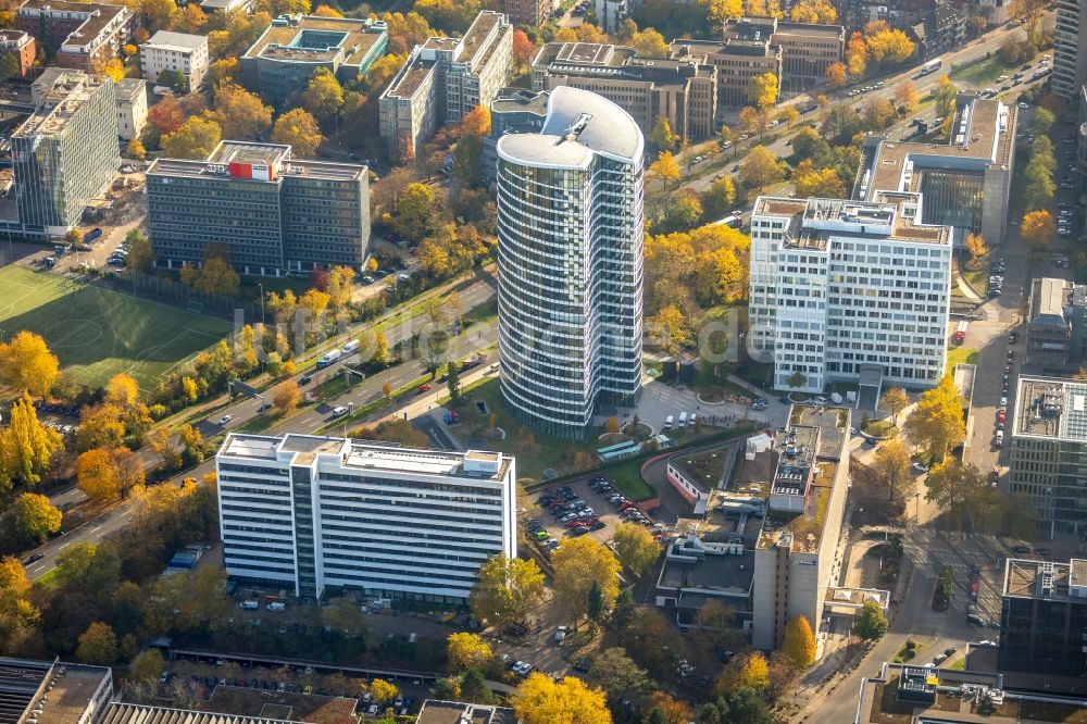 Düsseldorf aus der Vogelperspektive: Hochhaus- Gebäude am Kennedydamm in Düsseldorf im Bundesland Nordrhein-Westfalen, Deutschland