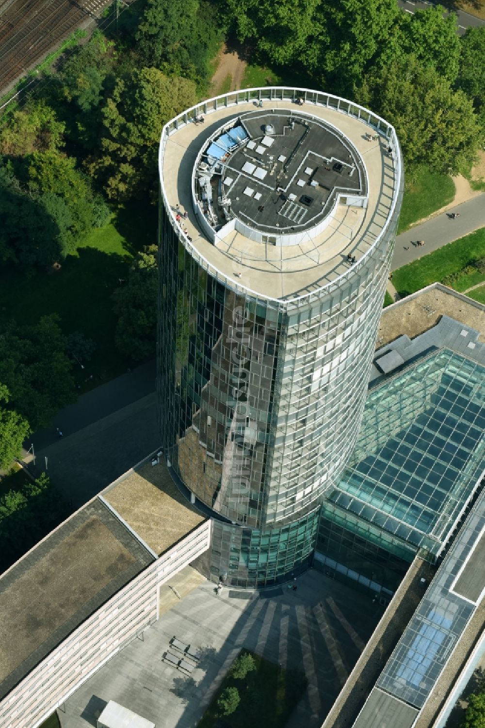 Köln aus der Vogelperspektive: Hochhaus- Gebäude Köln Triangle am Ottoplatz in Köln im Bundesland Nordrhein-Westfalen - NRW, Deutschland