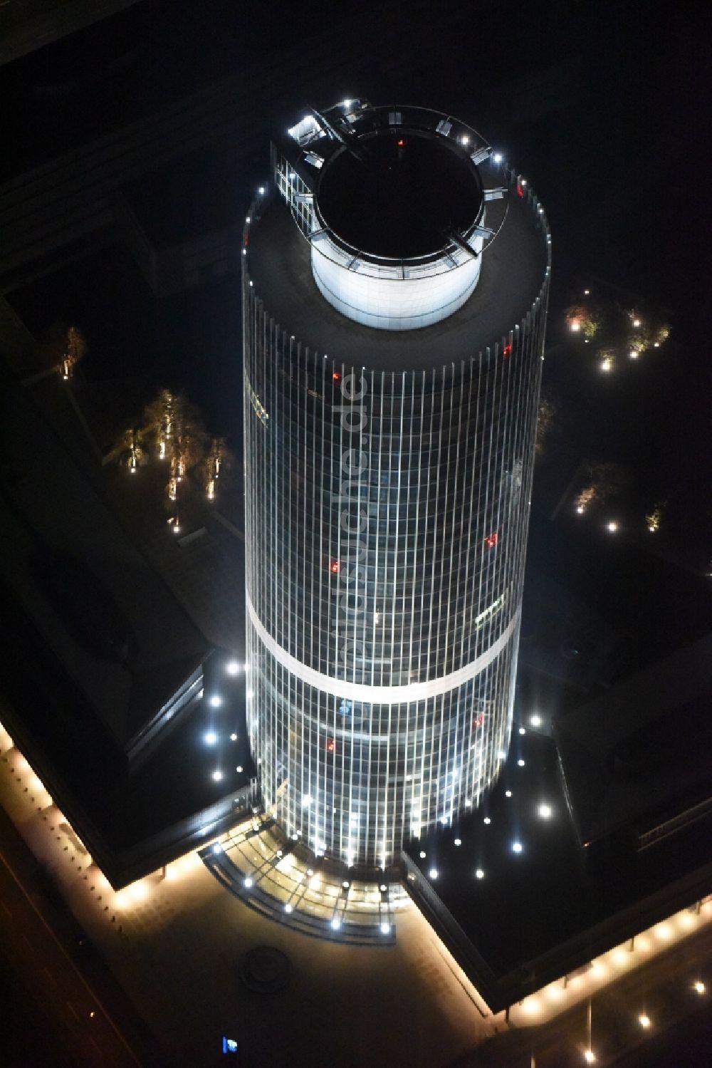 Luftbild Nürnberg - Hochhaus- Gebäude der Nürnberger Versicherungsgruppe an der Ostendstraße in Nürnberg im Bundesland Bayern