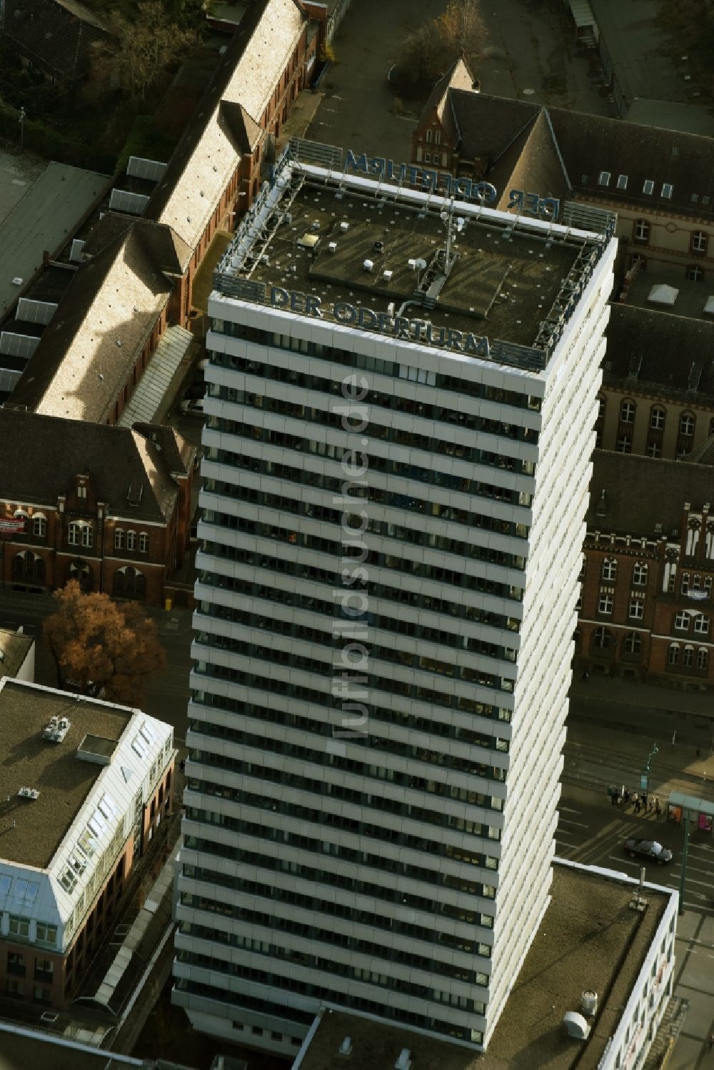 Luftbild Frankfurt (Oder) - Hochhaus- Gebäude DER ODERTURM an den Lenne Passagen in Frankfurt (Oder) im Bundesland Brandenburg