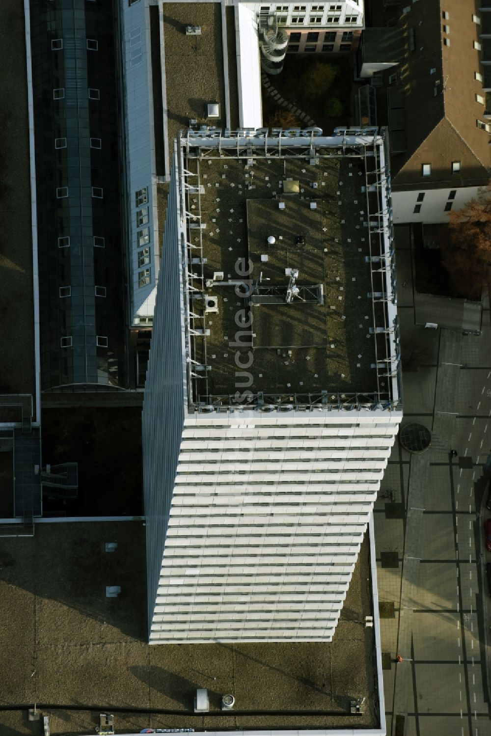 Frankfurt (Oder) von oben - Hochhaus- Gebäude DER ODERTURM an den Lenne Passagen in Frankfurt (Oder) im Bundesland Brandenburg