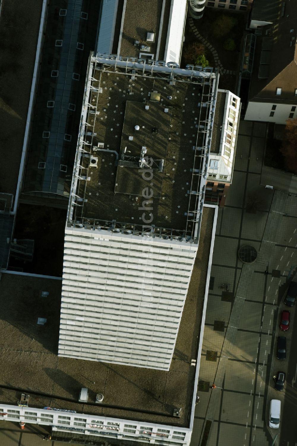 Frankfurt (Oder) aus der Vogelperspektive: Hochhaus- Gebäude DER ODERTURM an den Lenne Passagen in Frankfurt (Oder) im Bundesland Brandenburg