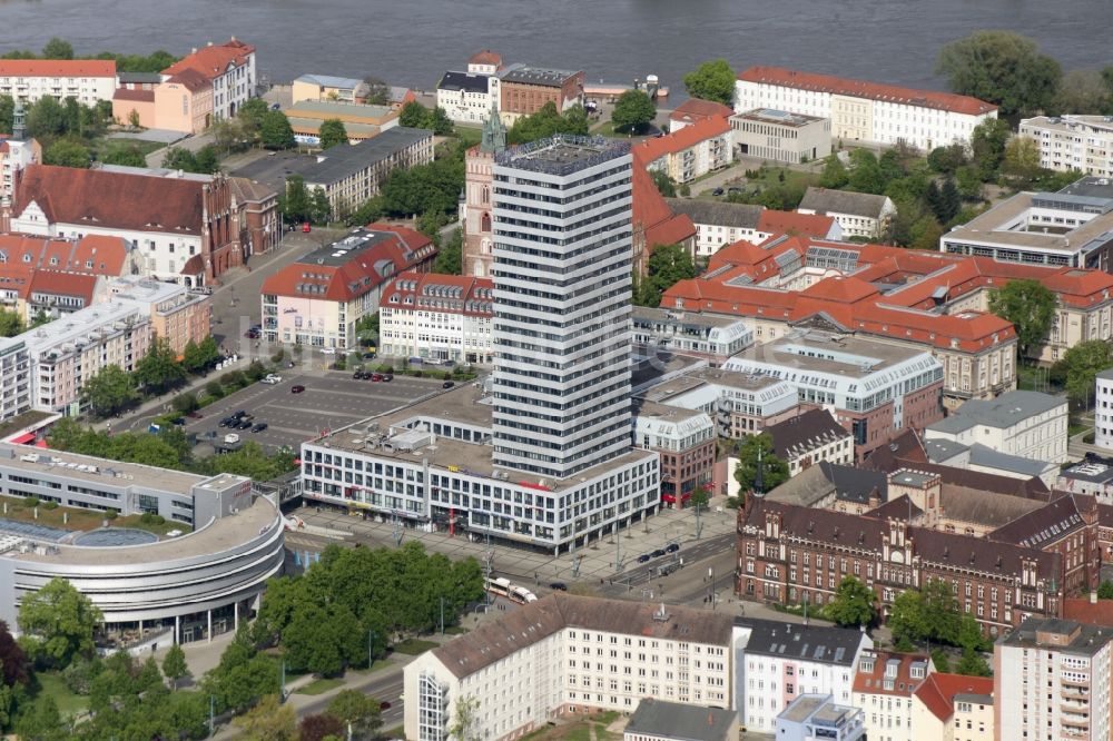 Luftbild Frankfurt (Oder) - Hochhaus- Gebäude DER ODERTURM an den Lenne Passagen in Frankfurt (Oder) im Bundesland Brandenburg