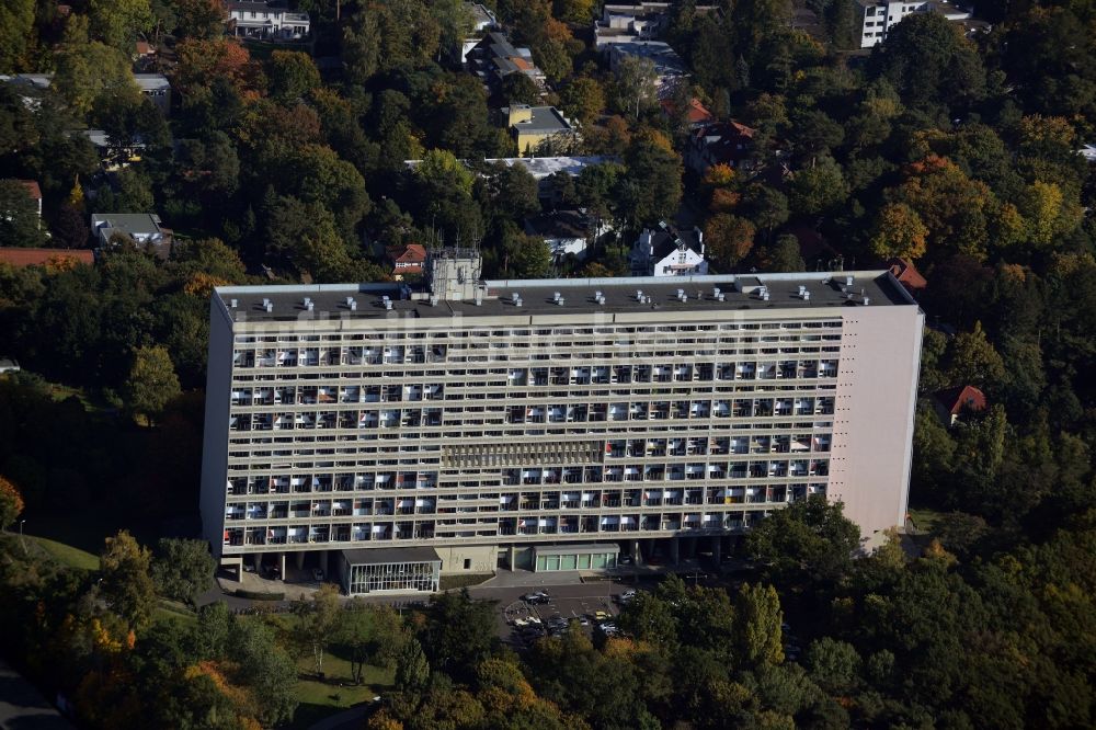 Luftaufnahme Berlin - Hochhaus- Gebäude Unité d'habitation in Berlin