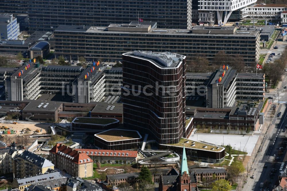 Kopenhagen von oben - Hochhaus- Gebäude der Universität Kobenhavns Universitet Panum in Kopenhagen in Region Hovedstaden, Dänemark