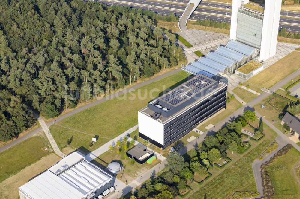 Venlo aus der Vogelperspektive: Hochhaus- Gebäude der Universität in Venlo in Limburg, Niederlande