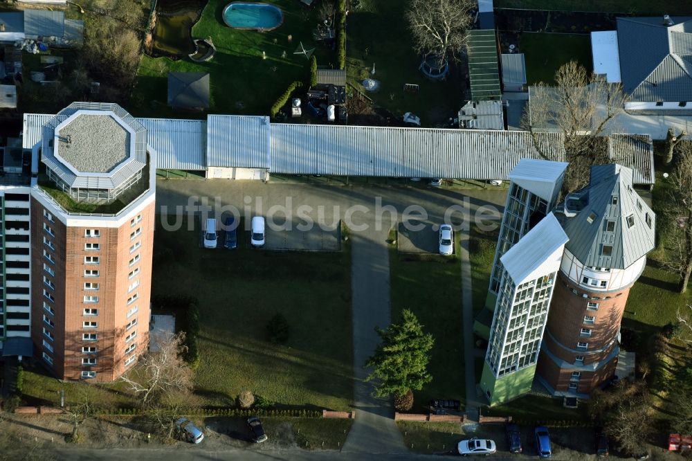 Fürstenwalde/Spree von oben - Hochhaus- Gebäude Wohnen im Wasserturm an der Turmstraße in Fürstenwalde/Spree im Bundesland Brandenburg