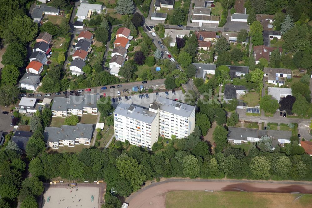 Luftaufnahme Mainz - Hochhaus- Gebäude im Wohngebiet Bretzenheim in Mainz im Bundesland Rheinland-Pfalz, Deutschland