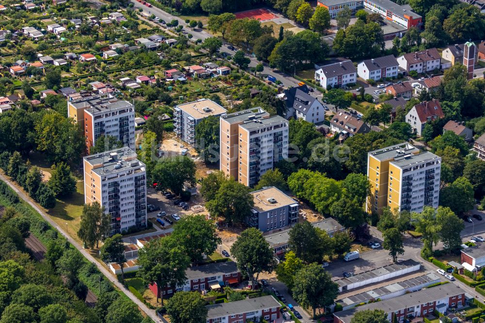 Luftbild Dortmund - Hochhaus- Gebäude im Wohngebiet mit bunten Pferdemotiven als Fassadenverkleidung in Dortmund im Bundesland Nordrhein-Westfalen, Deutschland