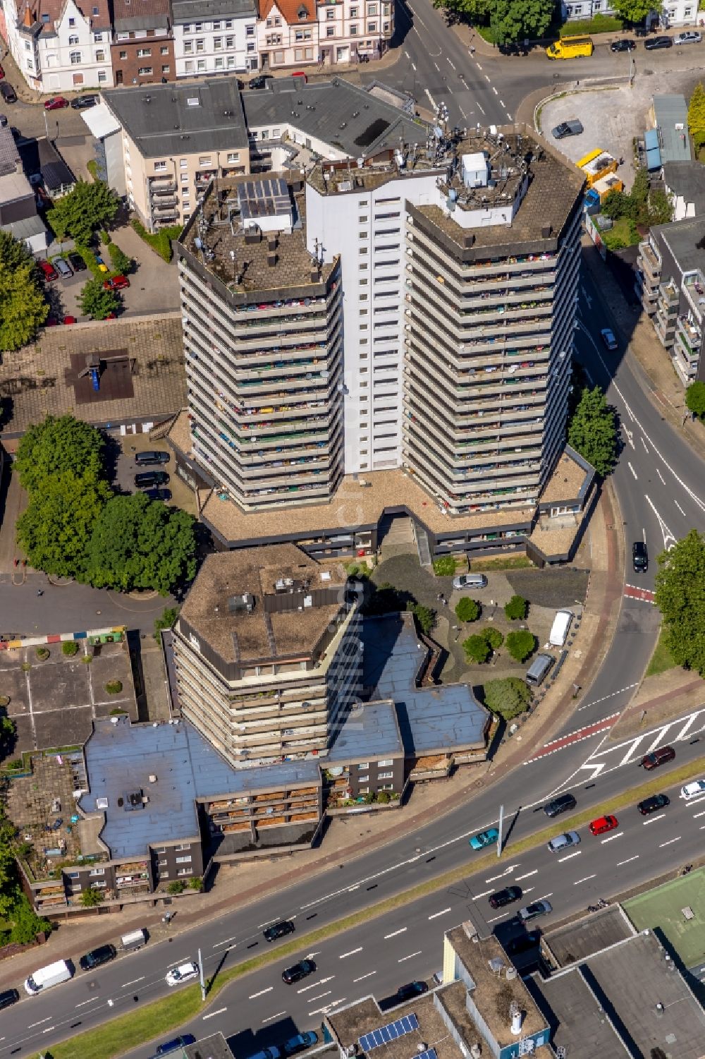 Luftaufnahme Herne - Hochhaus- Gebäude im Wohngebiet in Herne im Bundesland Nordrhein-Westfalen, Deutschland