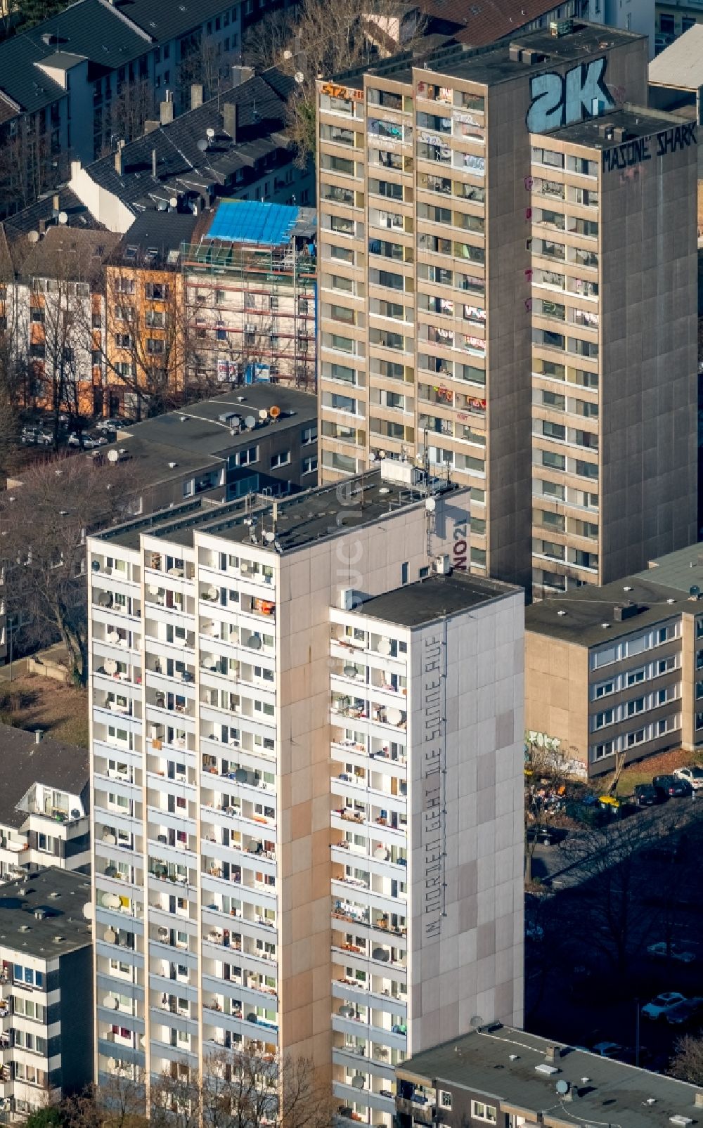 Dortmund aus der Vogelperspektive: Hochhaus- Gebäude im Wohngebiet an der Kielstraße in Dortmund im Bundesland Nordrhein-Westfalen