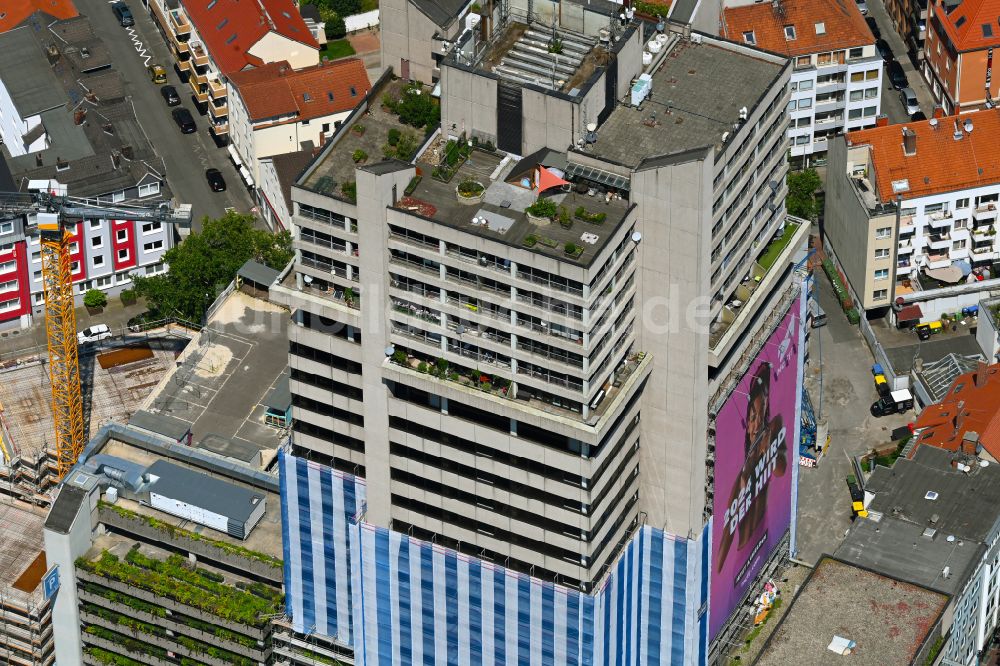 Hannover von oben - Hochhaus- Gebäude im Wohngebiet Lister Tor - Bredero-Hochhaus in Hannover im Bundesland Niedersachsen, Deutschland