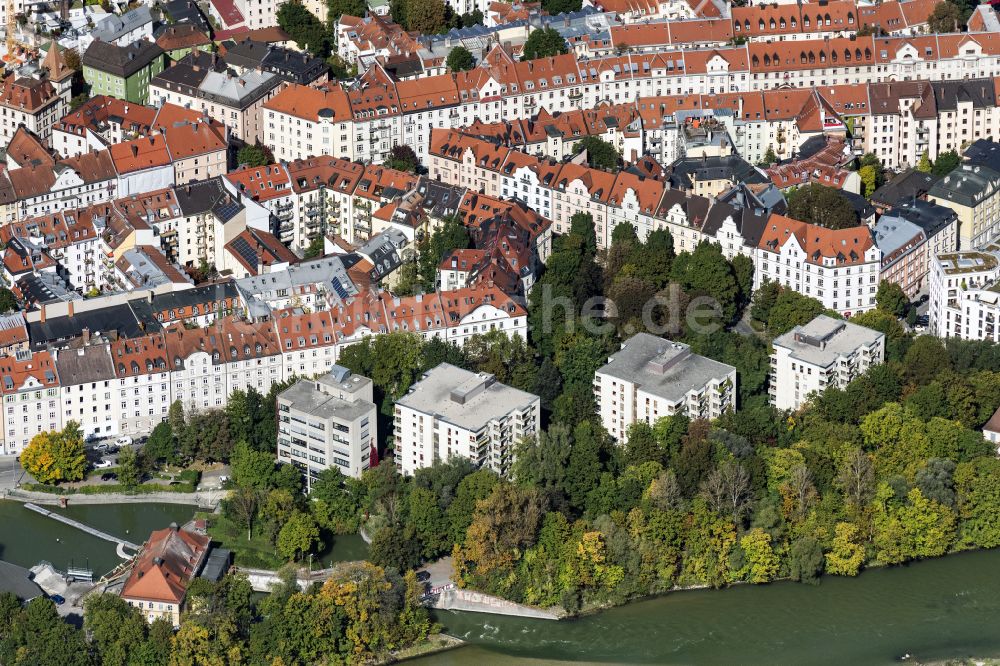 Luftaufnahme München - Hochhaus- Gebäude im Wohngebiet in München im Bundesland Bayern, Deutschland