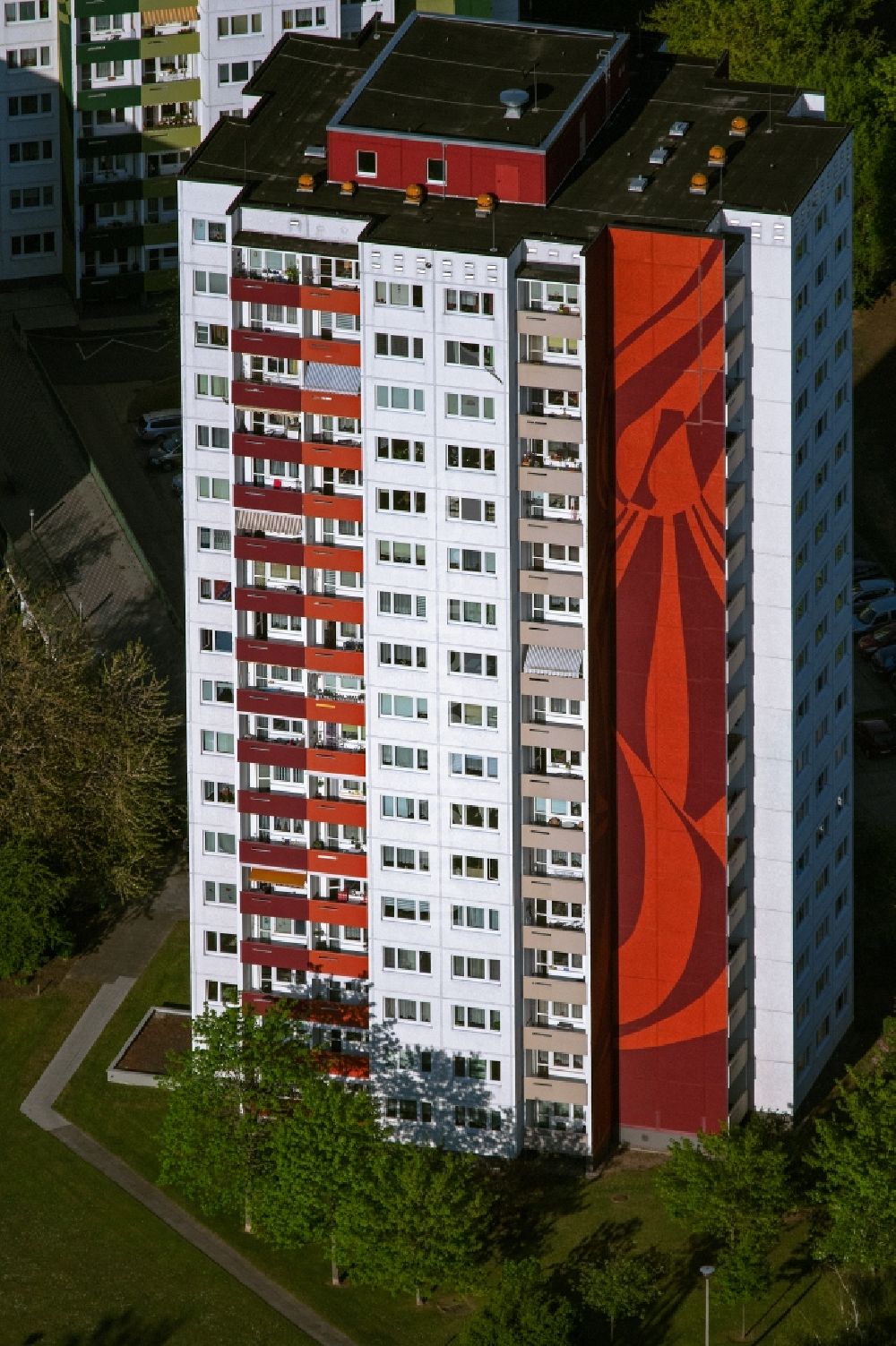 Luftbild Erfurt - Hochhaus- Gebäude im Wohngebiet im Ortsteil Moskauer Platz in Erfurt im Bundesland Thüringen, Deutschland