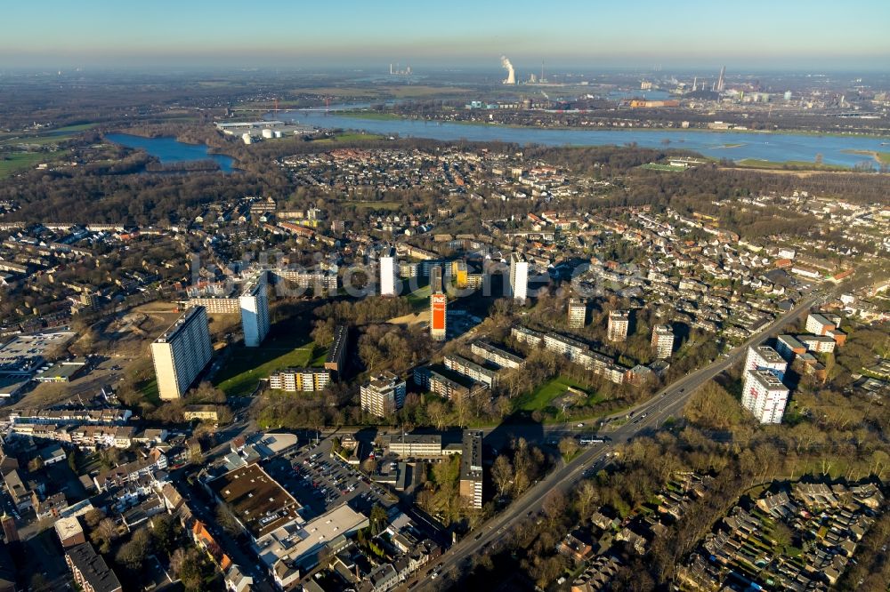 Duisburg aus der Vogelperspektive: Hochhaus- Gebäude im Wohngebiet Weißer Riese in Duisburg im Bundesland Nordrhein-Westfalen, Deutschland