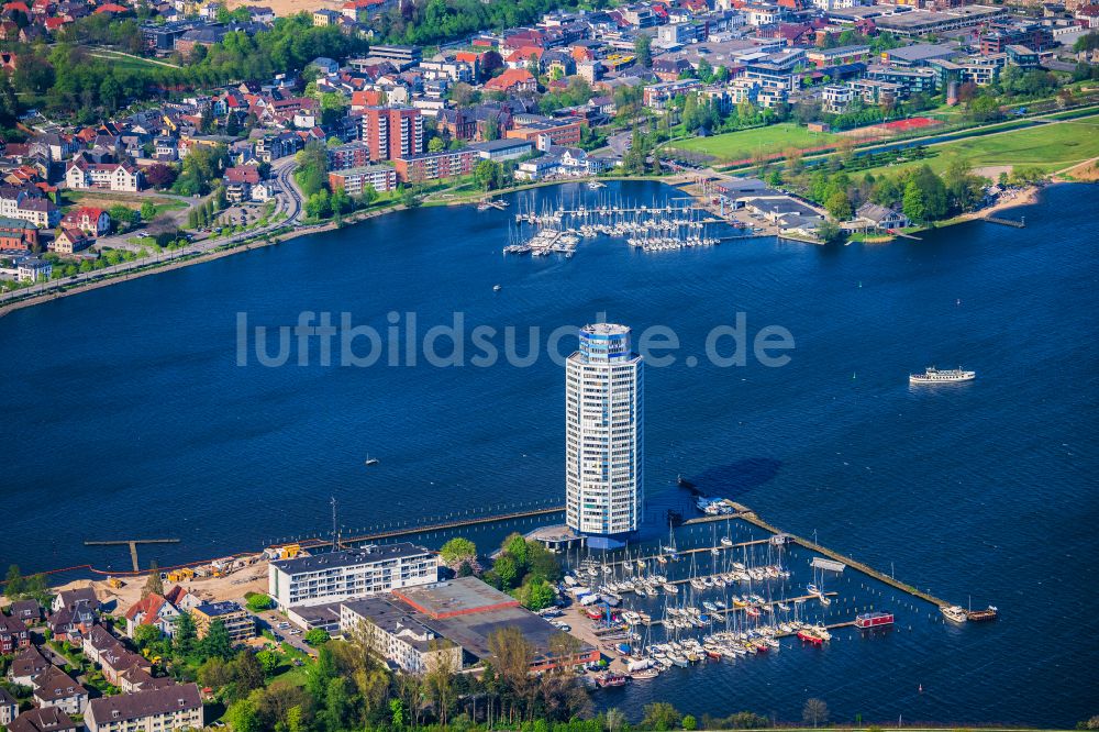 Luftaufnahme Schleswig - Hochhaus- Gebäude im Wohngebiet Wikingturm am Wikingeck im Yachthafen im Ortsteil Annettenhöh in Schleswig im Bundesland Schleswig-Holstein