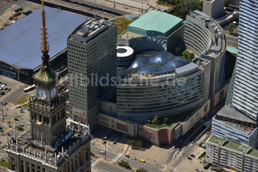 Warschau von oben - Hochhaus- Gebäudekomplex des Kultur- und Wissenschaftspalast in Warschau in Polen