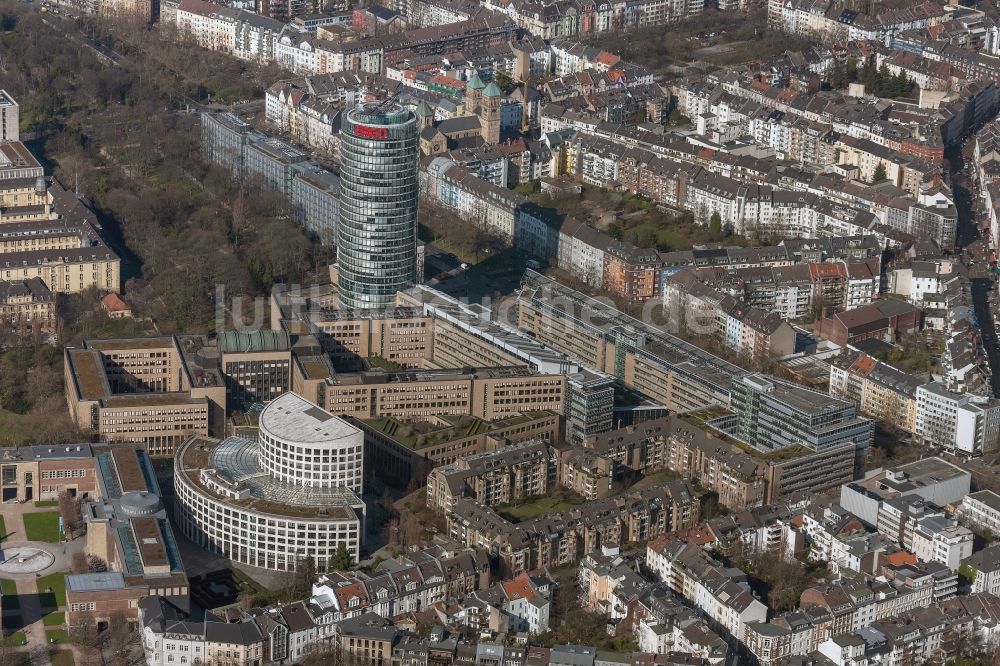 Düsseldorf von oben - Hochhaus der Hauptverwaltung der ERGO Versicherungen der ERGO Versicherungsgruppe AG in Duesseldorf