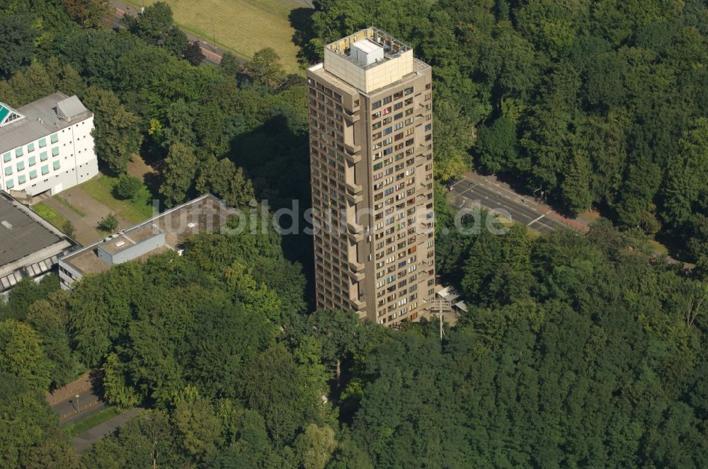 Köln von oben - Hochhaus-Kölner Studentenwerk, Sporthochschule im Ortsteil Junkersdorf in Köln im Bundesland Nordrhein-Westfalen, Deutschland