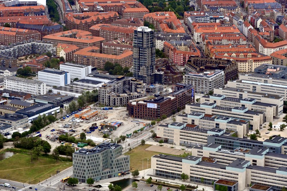 Kopenhagen aus der Vogelperspektive: Hochhaus- Neubau Hochhaus Njals Tarn in Kopenhagen in Region Hovedstaden, Dänemark