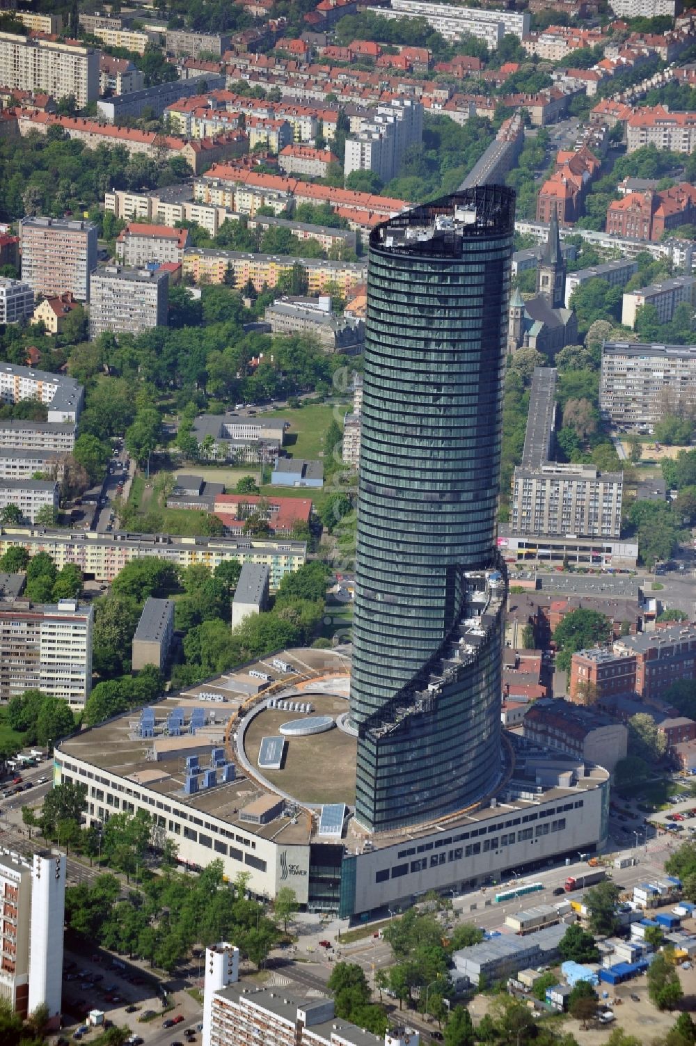 Luftaufnahme Wroclaw / Breslau - Hochhaus Neubau Sky Tower in Breslau / Wroclaw