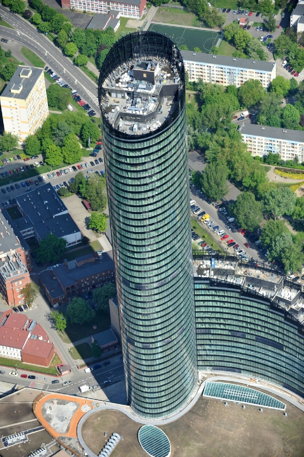 Wroclaw / Breslau von oben - Hochhaus Neubau Sky Tower in Breslau / Wroclaw