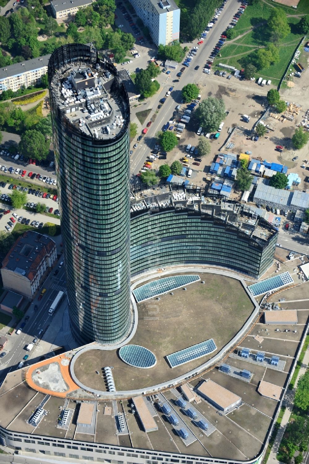 Wroclaw / Breslau aus der Vogelperspektive: Hochhaus Neubau Sky Tower in Breslau / Wroclaw