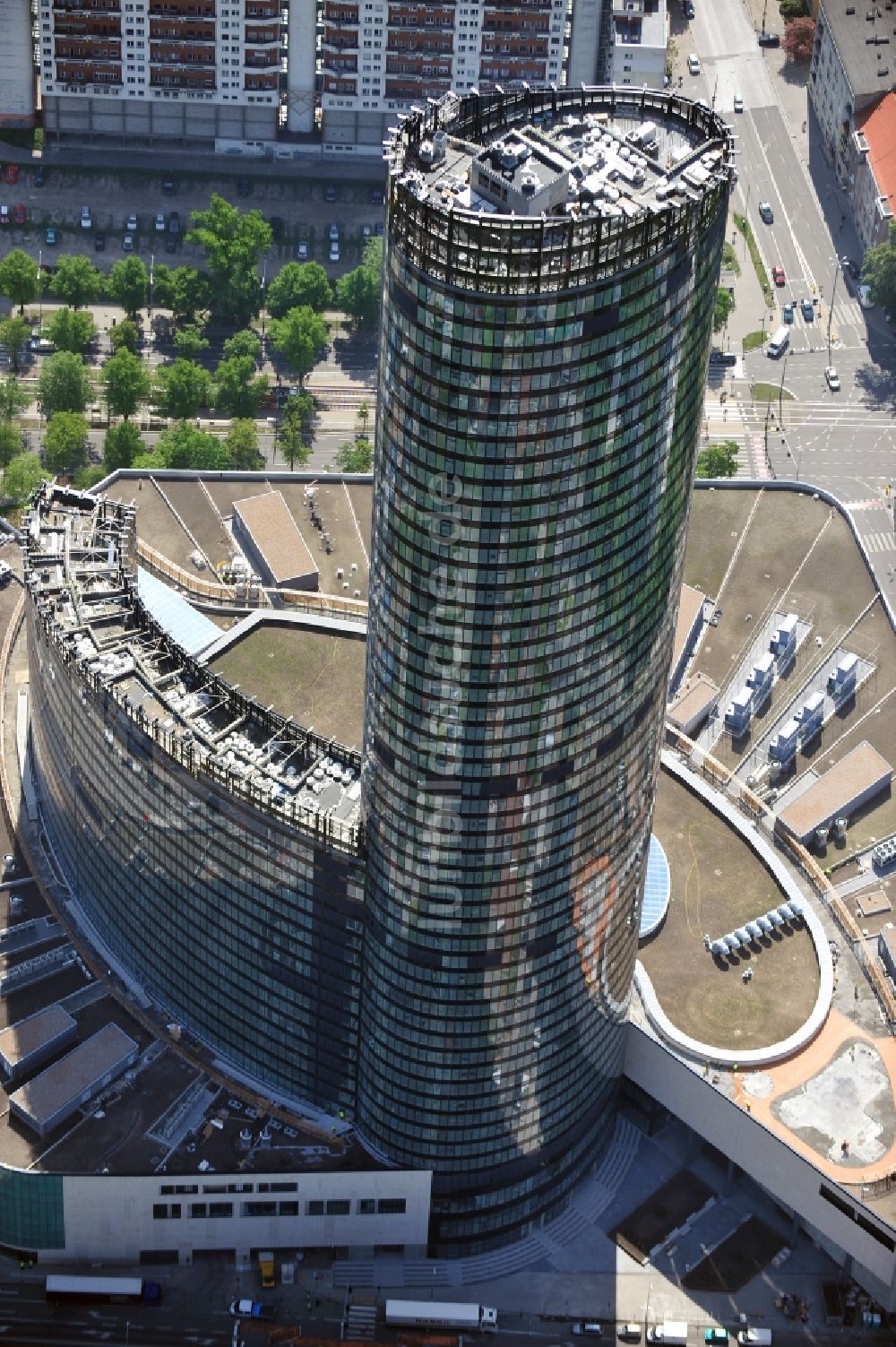 Wroclaw / Breslau von oben - Hochhaus Neubau Sky Tower in Breslau / Wroclaw