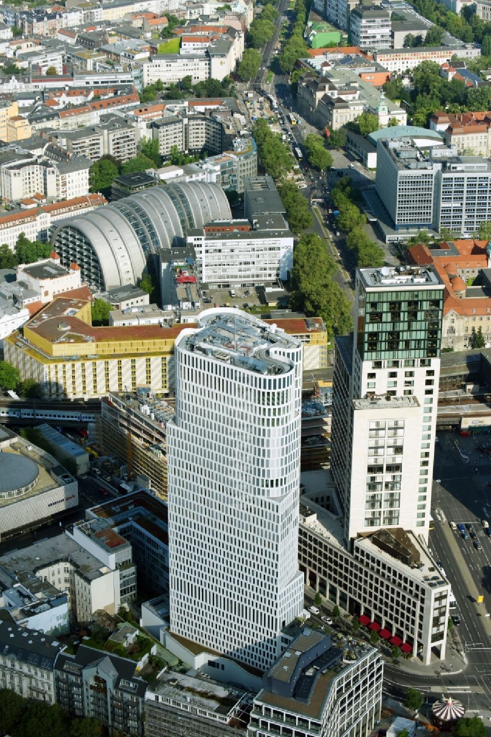 Luftbild Berlin - Hochhaus-Neubau Upper West am Breitscheidplatz in Berlin- Charlottenburg