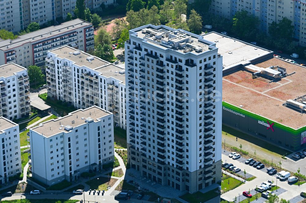 Berlin von oben - Hochhaus- Neubau Wuhletaler Fenster im Ortsteil Marzahn in Berlin, Deutschland