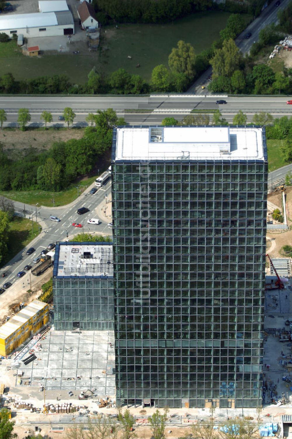 München aus der Vogelperspektive: Hochhaus der neuen Konzernzentrale des Süddeutschen Verlags (München)