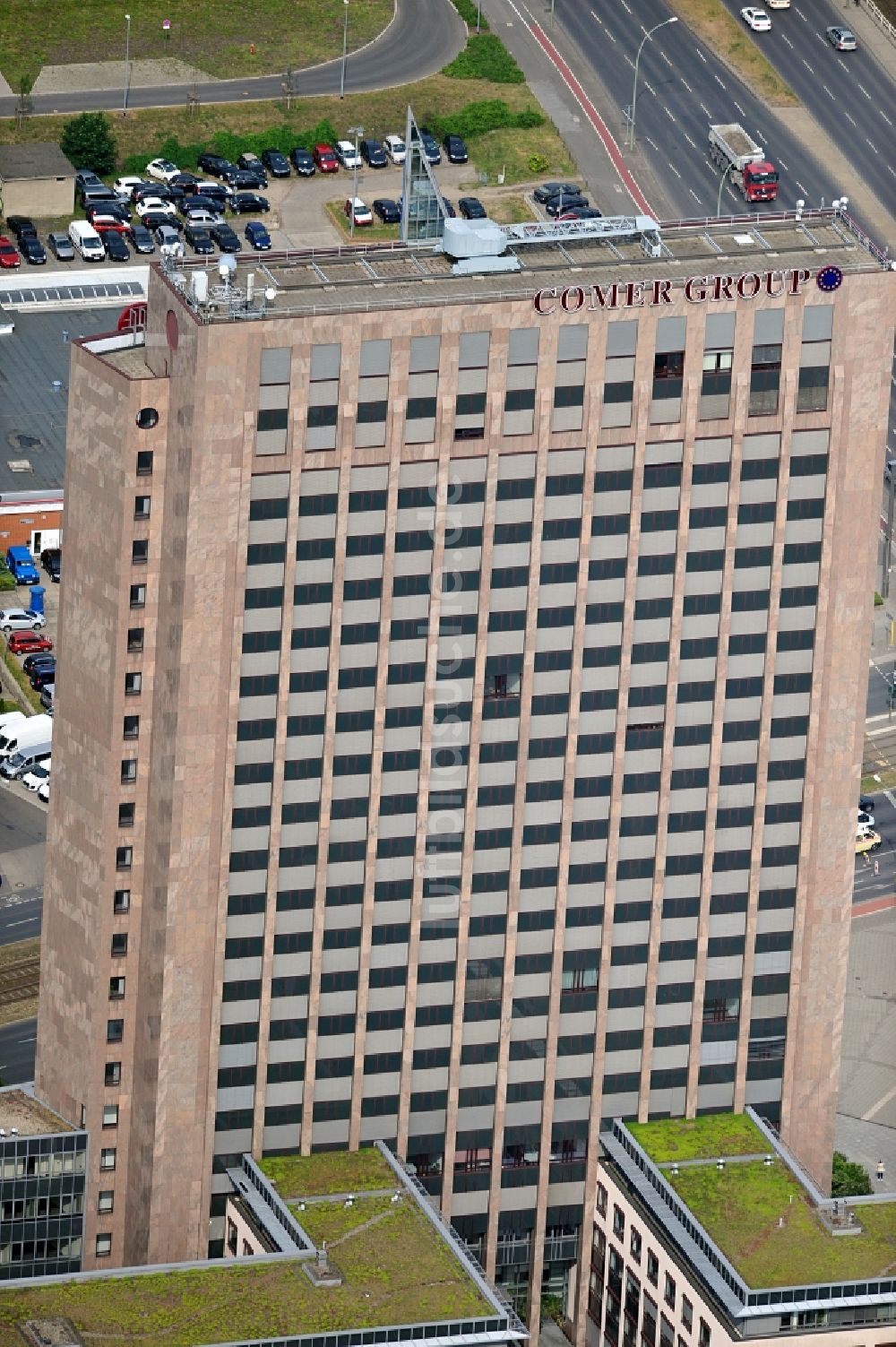 Berlin aus der Vogelperspektive: Hochhaus Pyramide in Berlin Lichtenberg