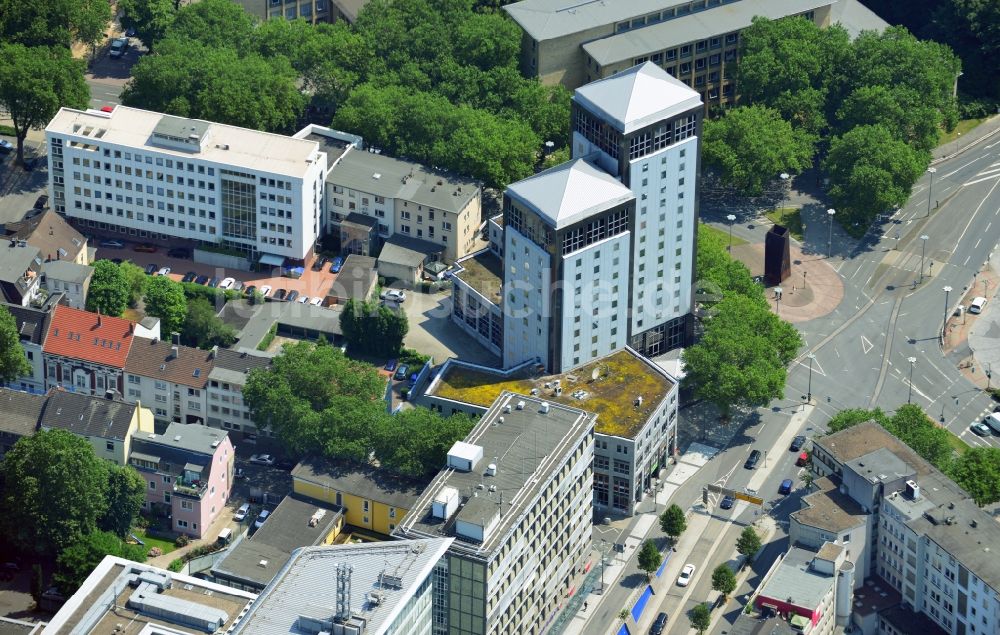 Luftaufnahme Bochum - Hochhaus - Türme des Hotels park inn am Ostring / Massenbergstraße in der Innenstadt von Bochum in Nordrhein-Westfalen