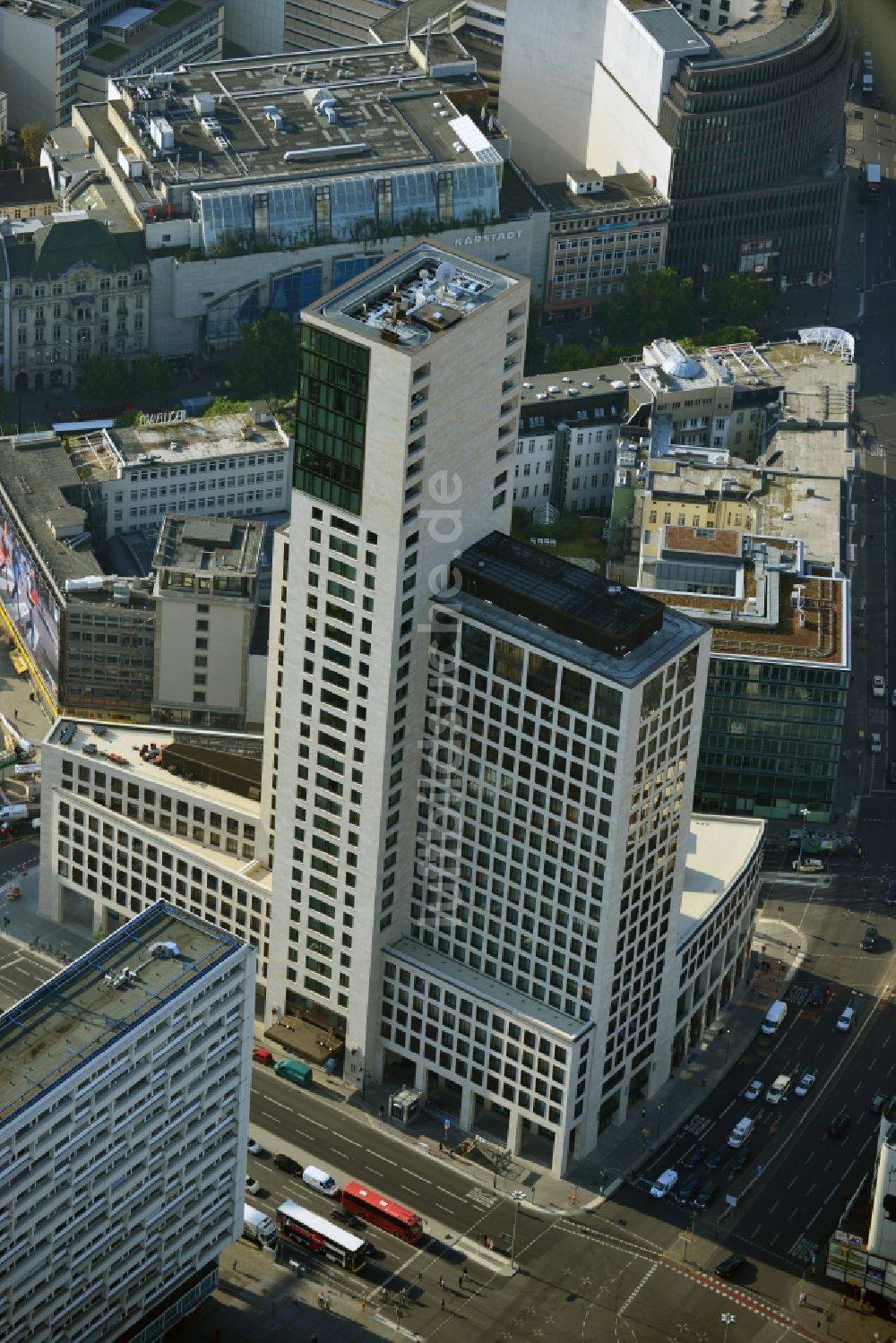 Luftbild Berlin - Hochhaus Zoofenster in der City West in Charlottenburg am Bahnhof ZOO