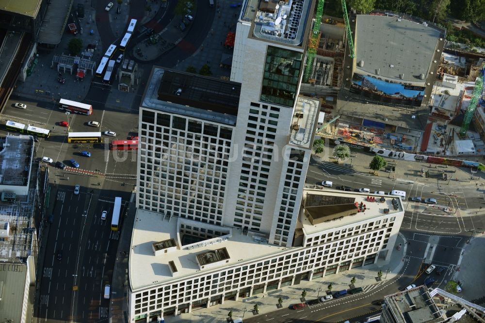 Luftaufnahme Berlin - Hochhaus Zoofenster in der City West in Charlottenburg am Bahnhof ZOO