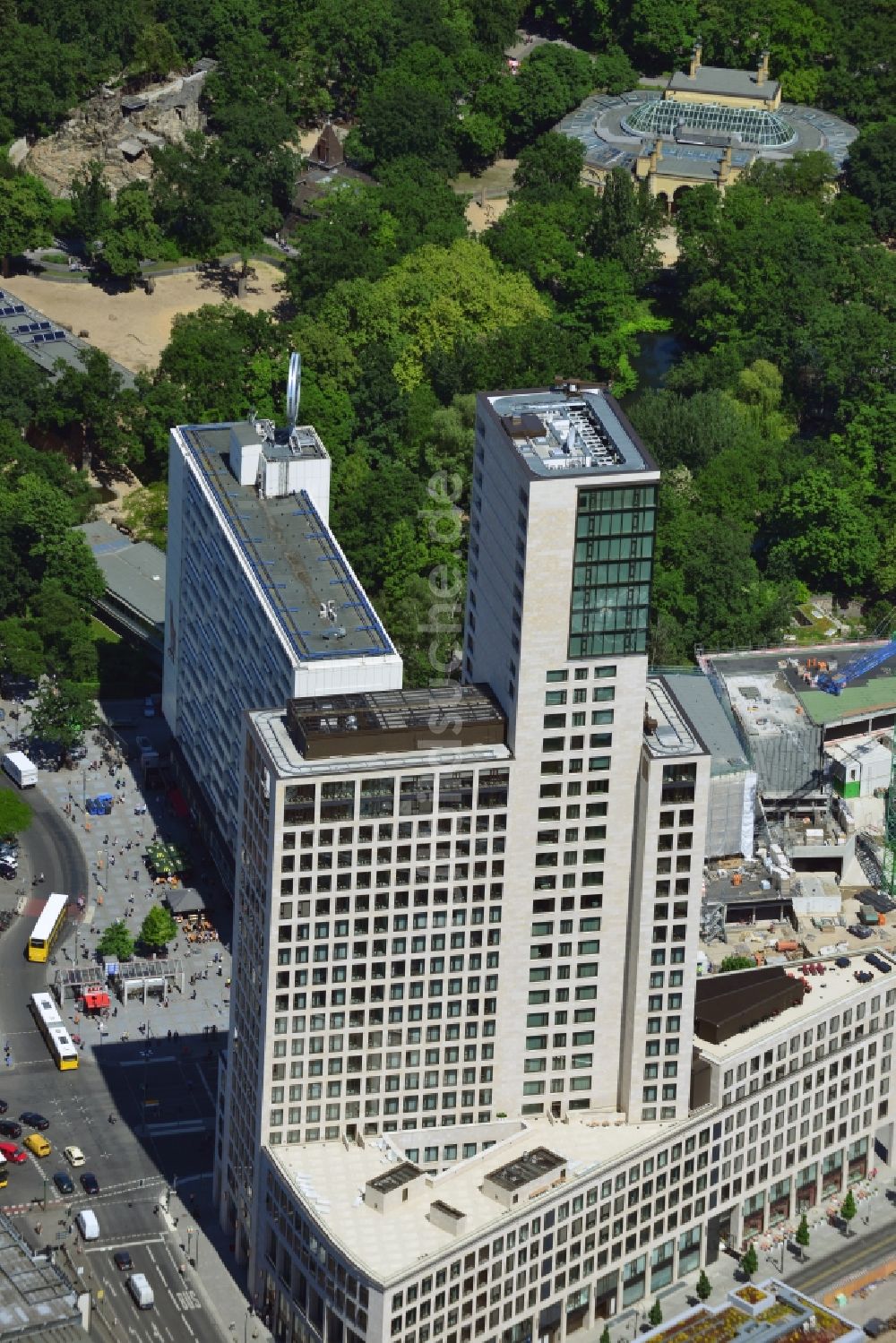 Berlin aus der Vogelperspektive: Hochhaus Zoofenster in der City West in Charlottenburg in Berlin