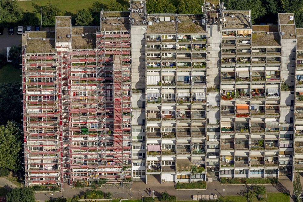 Dortmund von oben - Hochhausanlage Hannibal im Bezirk Dorstfeld in Dortmund im Bundesland Nordrhein-Westfalen