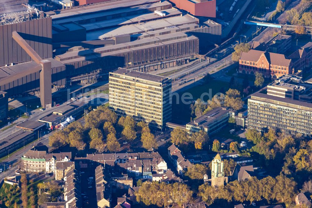 Duisburg aus der Vogelperspektive: Hochhausgebäude in Duisburg im Bundesland Nordrhein-Westfalen, Deutschland