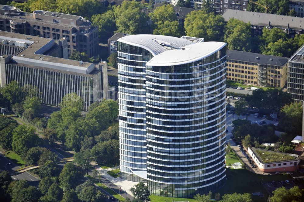 Luftaufnahme Düsseldorf - Hochhausgebäude Sky Office in Düsseldorf im Bundesland Nordrhein-Westfalen, Deutschland