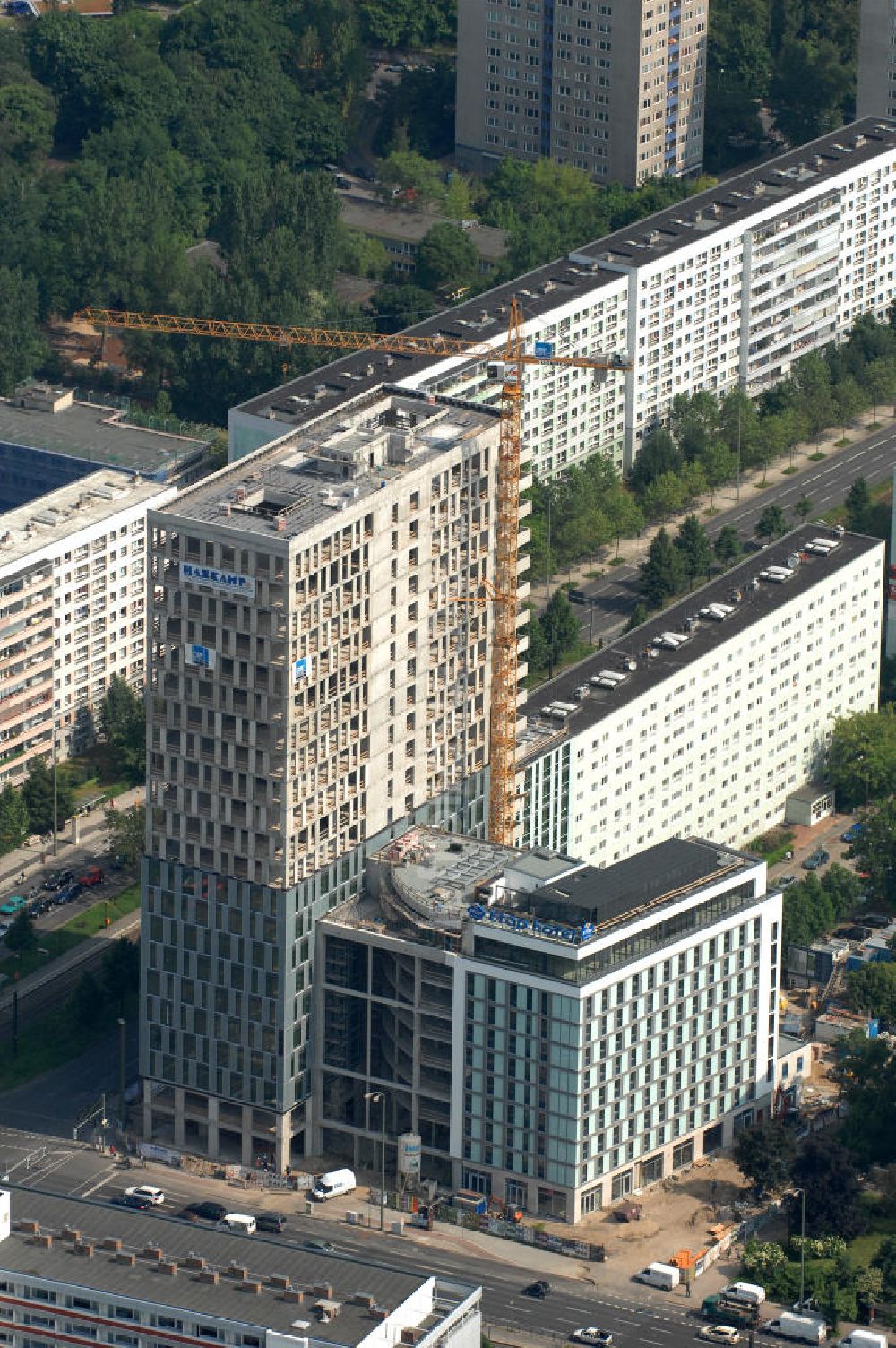 Luftaufnahme Berlin - Hochhausneubau an der Mollstrasse in Berlin - Mitte