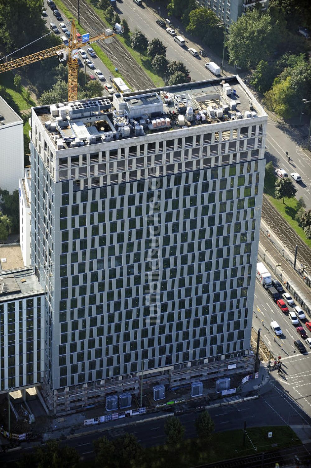 Luftaufnahme Berlin - Hochhausneubau an der Mollstrasse in Berlin - Mitte