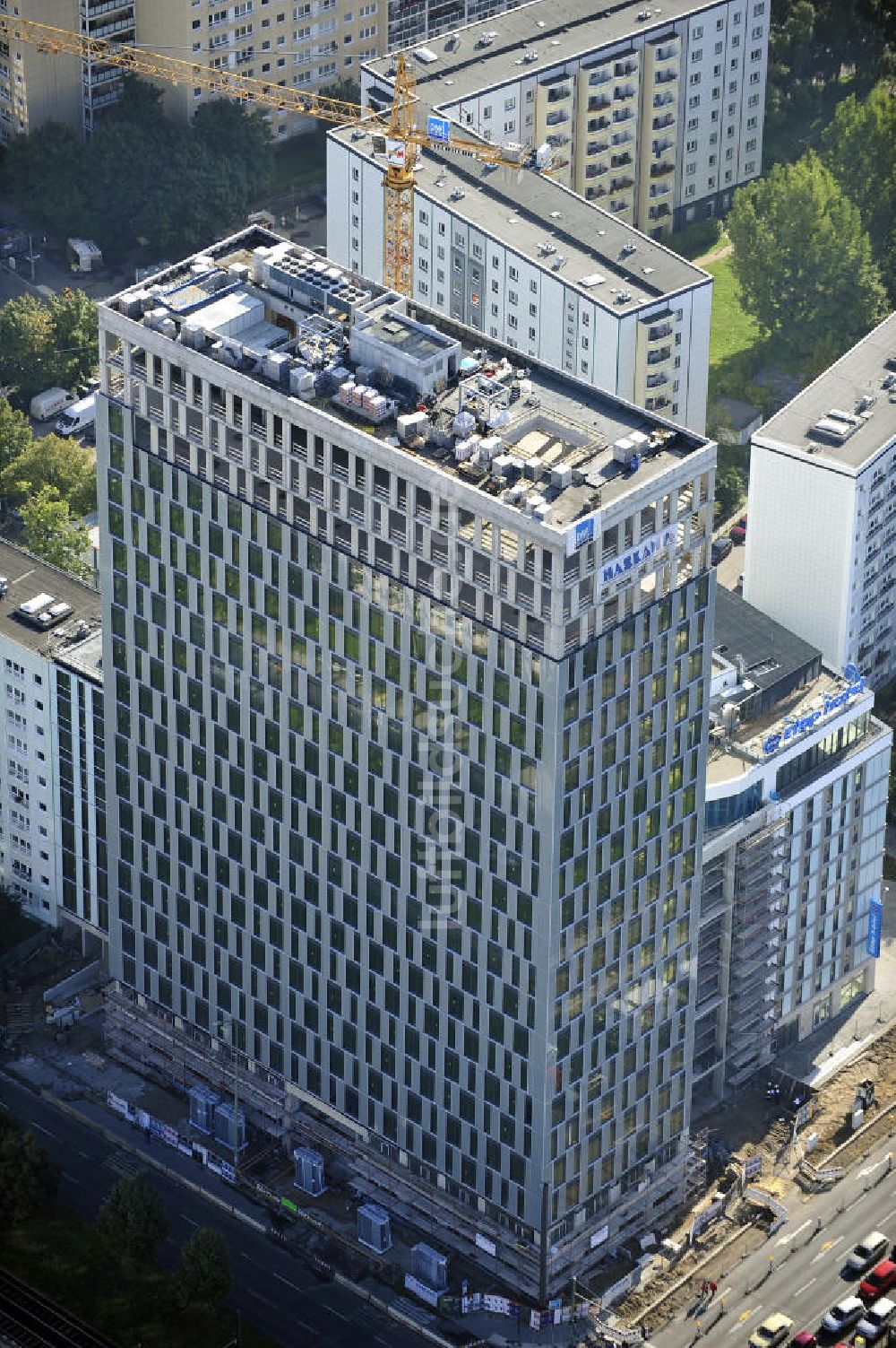 Berlin aus der Vogelperspektive: Hochhausneubau an der Mollstrasse in Berlin - Mitte