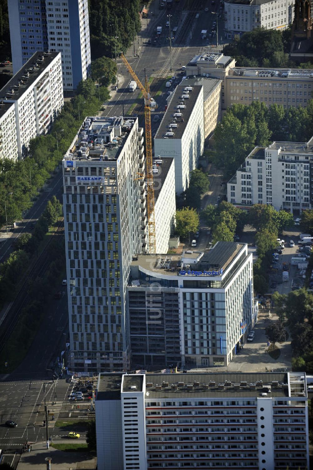 Berlin aus der Vogelperspektive: Hochhausneubau an der Mollstrasse in Berlin - Mitte