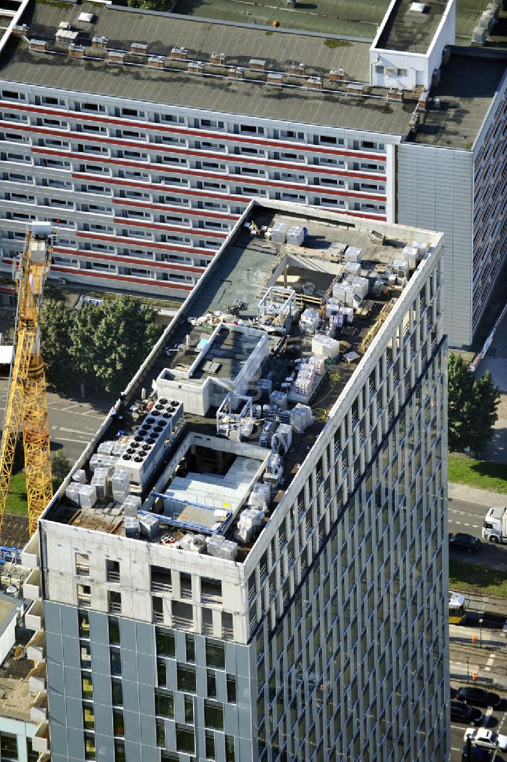 Berlin von oben - Hochhausneubau an der Mollstrasse in Berlin - Mitte