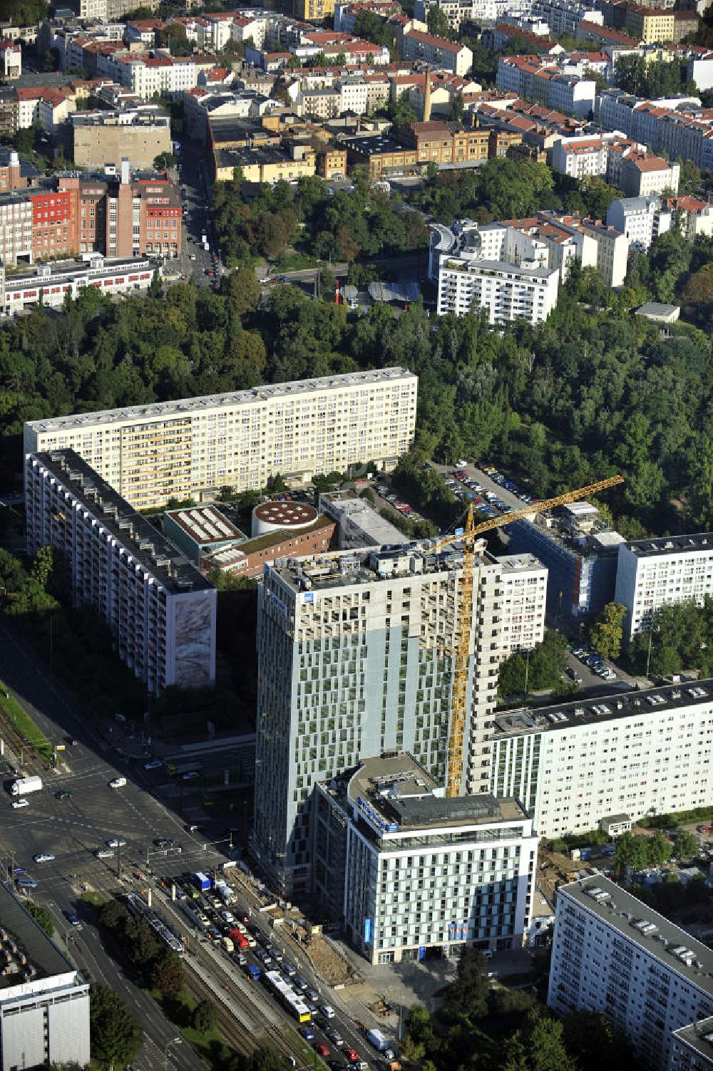 Berlin aus der Vogelperspektive: Hochhausneubau an der Mollstrasse in Berlin - Mitte